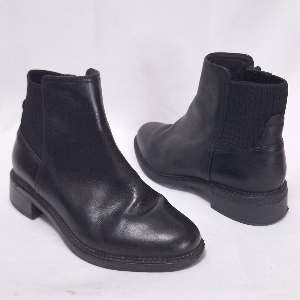 Clarks Collection Leather Ankle Boots Womens Sz 7.5 Black Side Zip Elastic Panel